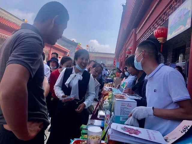 临沭丰收节现场，地瓜成了名副其实的“大主角”
