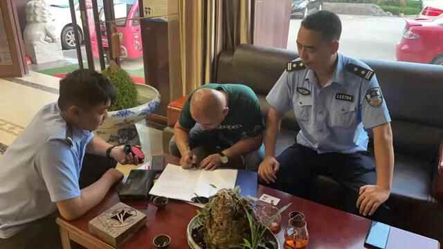 国庆我在岗 | 国庆假期守护平安，沂南交**一直在路上！