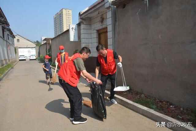 沂水县委书记陈士贤带队参加环境卫生大扫除活动，掀起全国文明城市创建热潮
