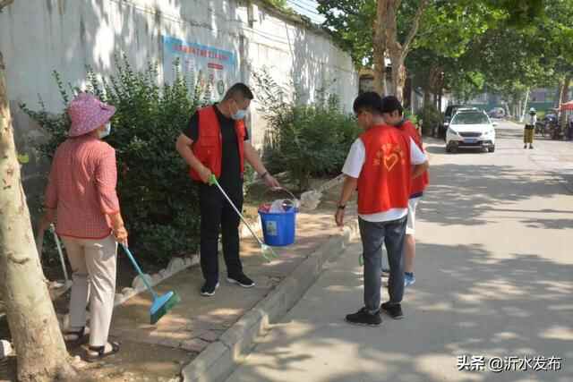 沂水县委书记陈士贤带队参加环境卫生大扫除活动，掀起全国文明城市创建热潮