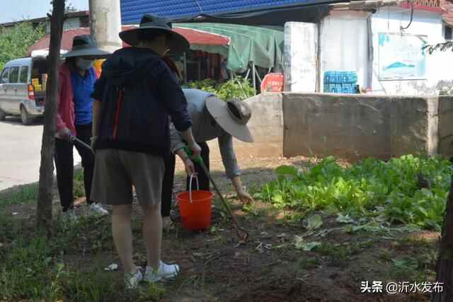 沂水县委书记陈士贤带队参加环境卫生大扫除活动，掀起全国文明城市创建热潮
