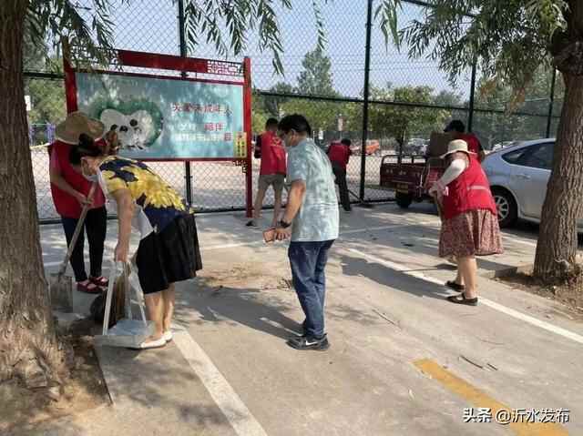沂水县委书记陈士贤带队参加环境卫生大扫除活动，掀起全国文明城市创建热潮