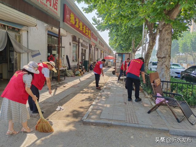 沂水县委书记陈士贤带队参加环境卫生大扫除活动，掀起全国文明城市创建热潮