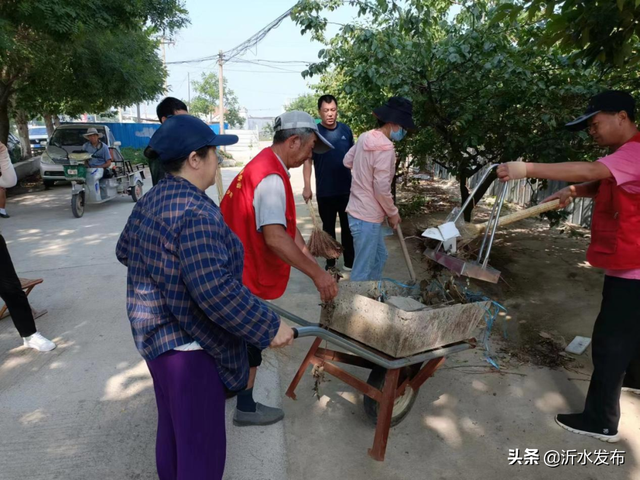 沂水县委书记陈士贤带队参加环境卫生大扫除活动，掀起全国文明城市创建热潮