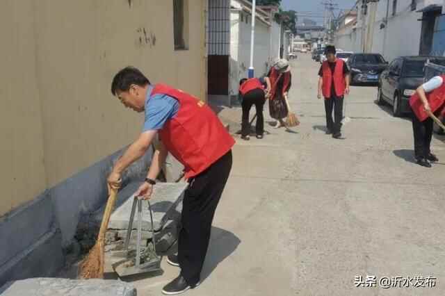 沂水县委书记陈士贤带队参加环境卫生大扫除活动，掀起全国文明城市创建热潮
