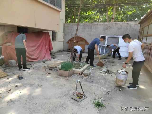 沂水县委书记陈士贤带队参加环境卫生大扫除活动，掀起全国文明城市创建热潮