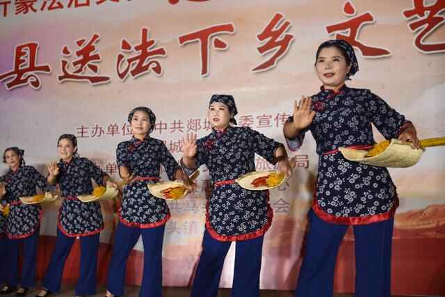 组图｜郯城：普法说唱下乡来