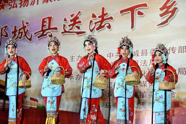 组图｜郯城：普法说唱下乡来