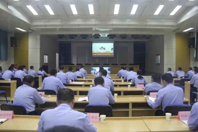 沂南交警大队迅速落实支队会议精神，部署开展警务辅助人员队伍教育整顿活动