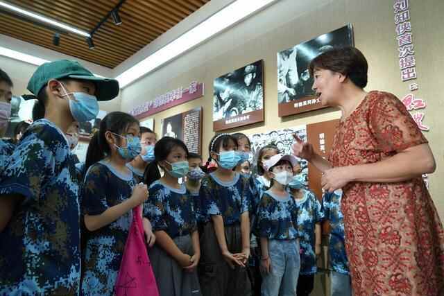 外眼看山东｜新华社关注沂蒙老区沉浸式体验红色游