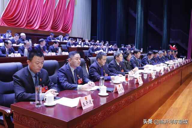 河东区二十届人大一次会议举行第二次全体会议