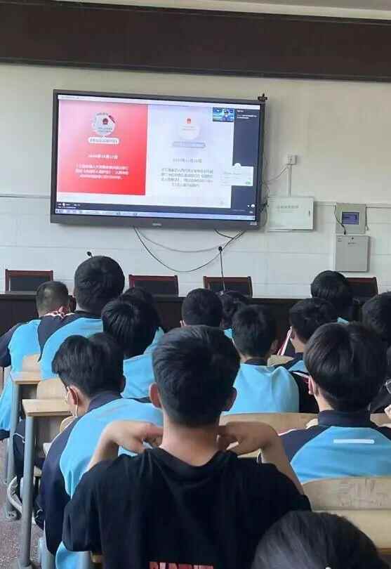 保护少年的你 | 兰山区**为临沂枣园中学开展落实“两法”法治教育讲座