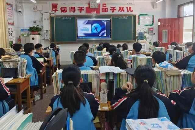 保护少年的你 | 兰山区**为临沂枣园中学开展落实“两法”法治教育讲座