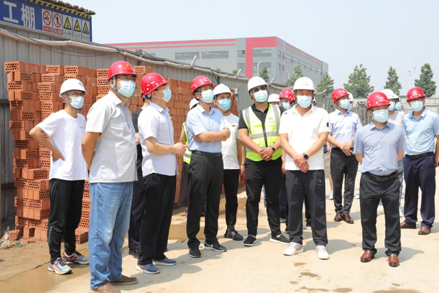 【“沂”起学理论】兰山区城投集团召开重点项目建设现场推进会