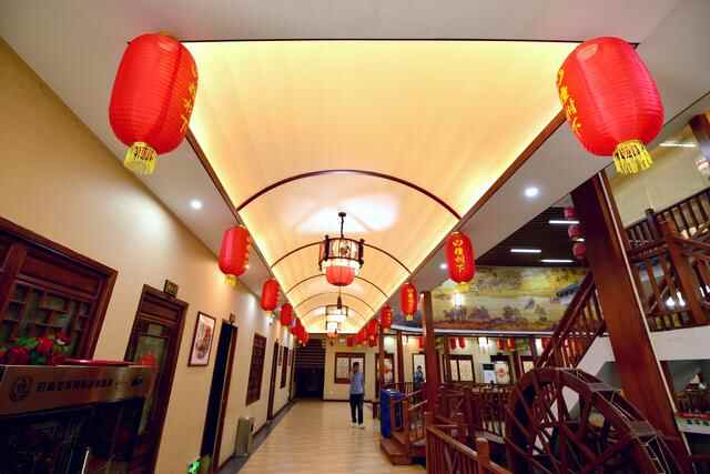 平邑县餐饮名店巡礼之一：饮酒美食到如意，如意小镇最满意