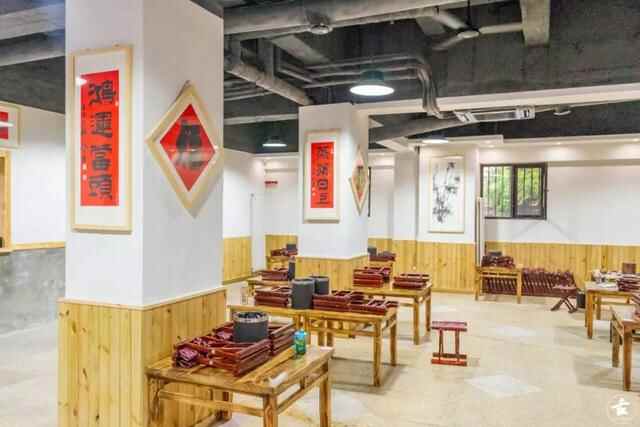 兰山路上这家店告诉你，在有上百年历史的地方吃饭是一种怎样的体验