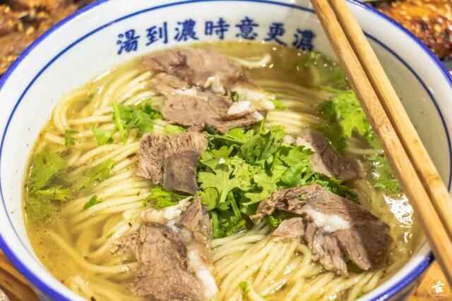 兰山路上这家店告诉你，在有上百年历史的地方吃饭是一种怎样的体验