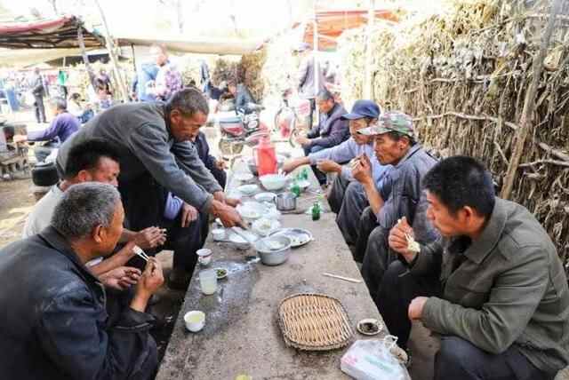 馋老锅子——沂水的一道“土根”美食