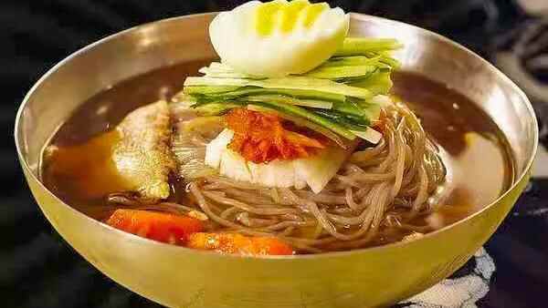 漠河探店 | 河东美食一条街之河东金碗大冷面