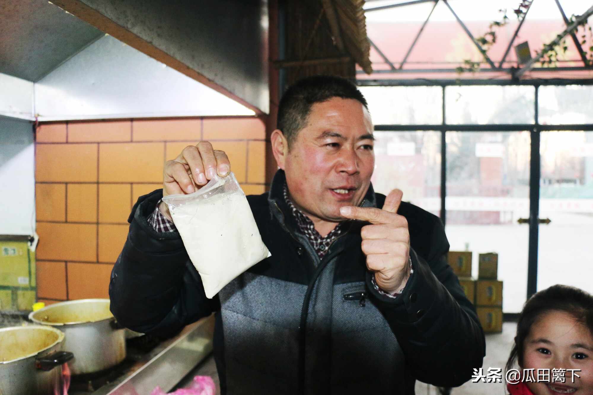25年加盟300个店，平邑43岁厨师王丙全创“15秒回锅鸡”美食传奇