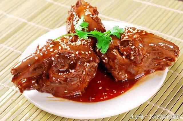 山东美食，蒙阴红烧兔首，美容又健脑的兔头你吃过吗