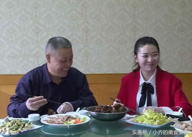 山东美食，蒙阴红烧兔首，美容又健脑的兔头你吃过吗