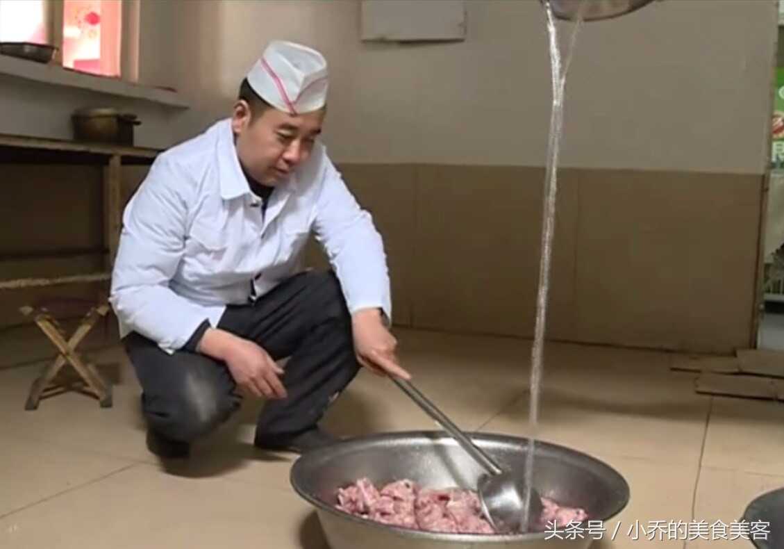山东美食，蒙阴红烧兔首，美容又健脑的兔头你吃过吗