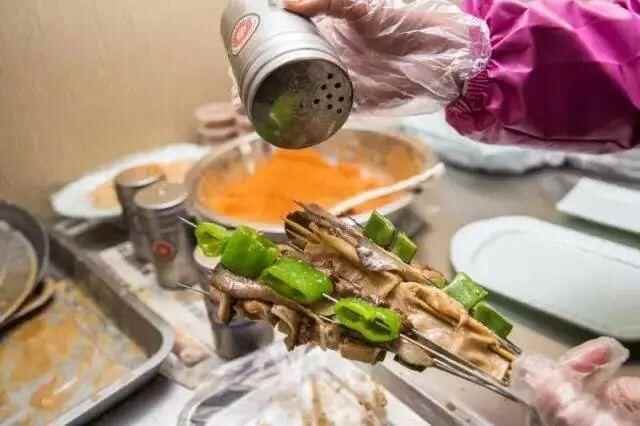 单人套餐免费送！临沂这家网红沂水串串，一口Get记忆中的情怀味道
