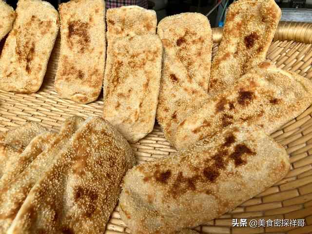 鲁南苏北著名的美食～马头烤牌，酥脆喷香！