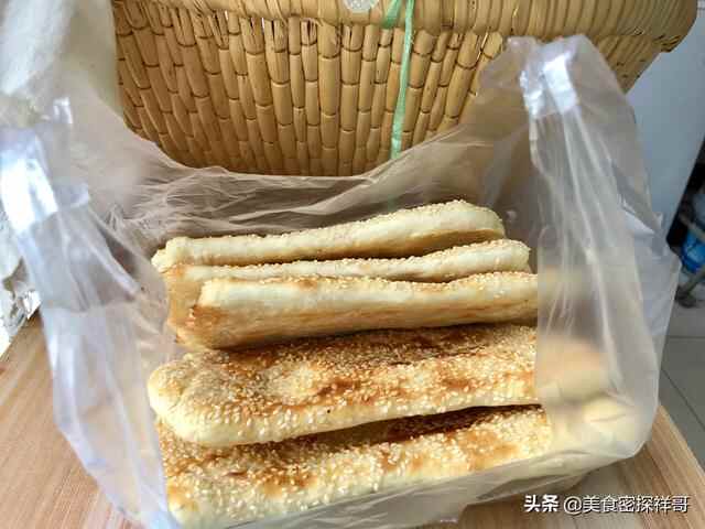 鲁南苏北著名的美食～马头烤牌，酥脆喷香！