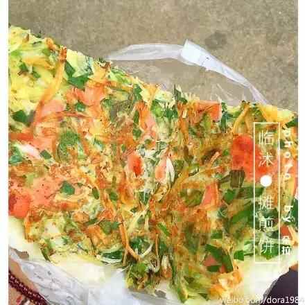 临沭街头美食：摊煎饼 这图片拍的太有文艺范儿！