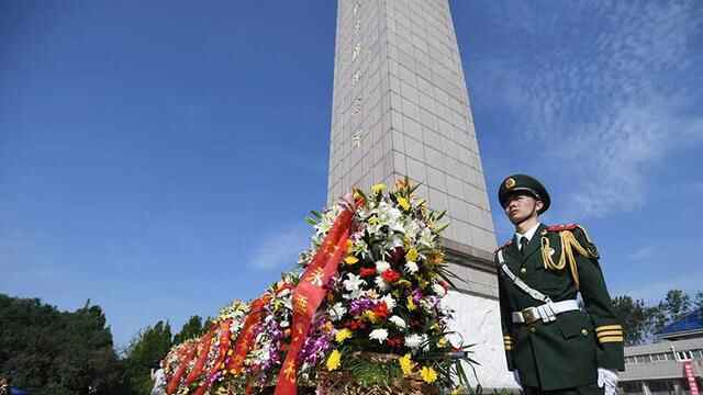 烈士纪念日 | 德州市社会各界人士向人民英雄敬献花篮