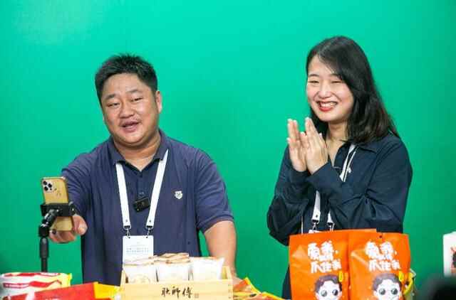 携手东盟 相约德州——东盟特色产品电商直播间亮点纷呈