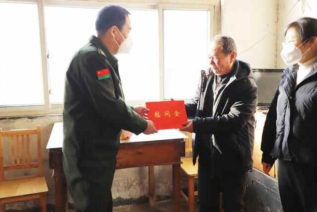 平原县人武部开展春节走访慰问活动