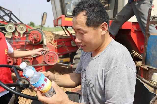 德州市武城县鲁权屯镇：「新时代文明实践」麦田地里，一瓶水的对话^^^^^^