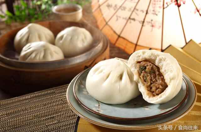 它是山东宁津特有的风味名吃，成名于清道光年间，味浓香而不烈，馅鲜肥而不腻