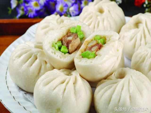 它是山东宁津特有的风味名吃，成名于清道光年间，味浓香而不烈，馅鲜肥而不腻