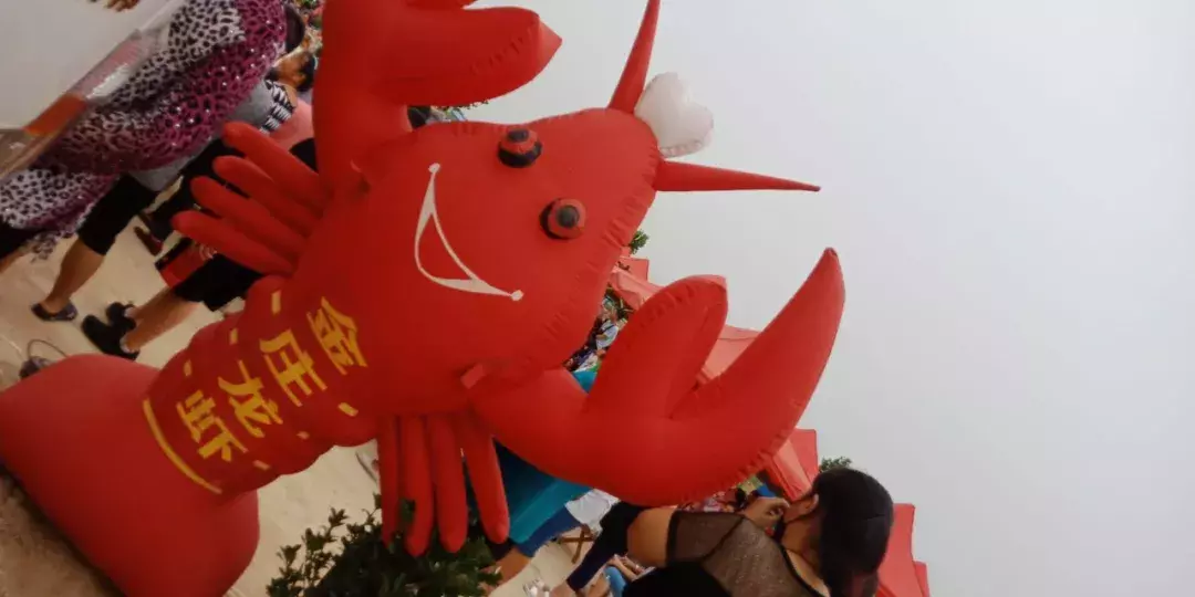 德州陵城开启夜场狂欢：第三届龙虾节嗨吃起来！