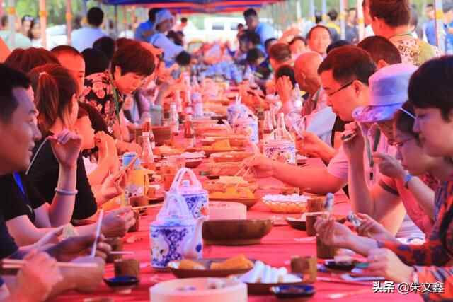 丰收中国**行走进山东乐陵｜长桌宴百种美食快来尝尝