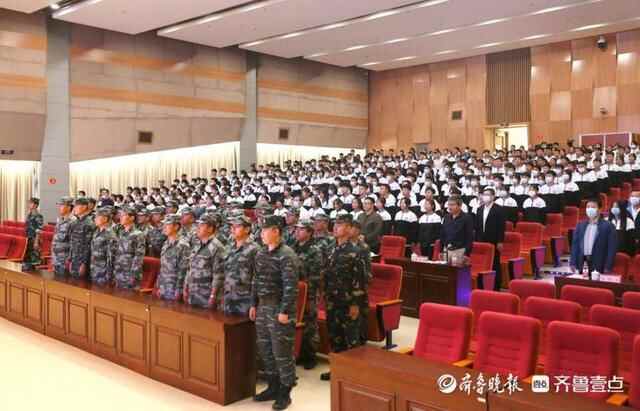 聊城高级财经职业学校举行新生军训汇报表演暨总结表彰大会