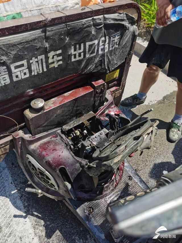 东阿：三轮车突然起火 危急时刻志愿者出手相助