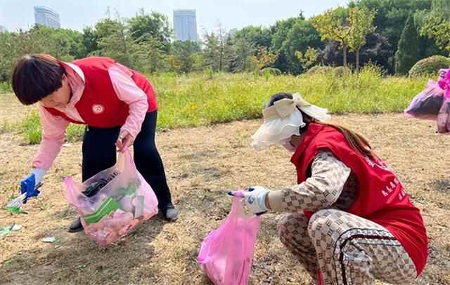 山东省聊城市东昌府区星火公益开展“水城清洁日”活动