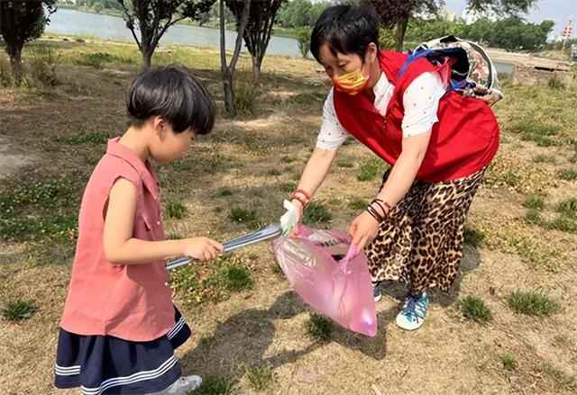山东省聊城市东昌府区星火公益开展“水城清洁日”活动