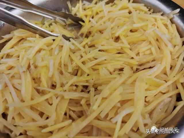 冠县探店·西街馅火烧