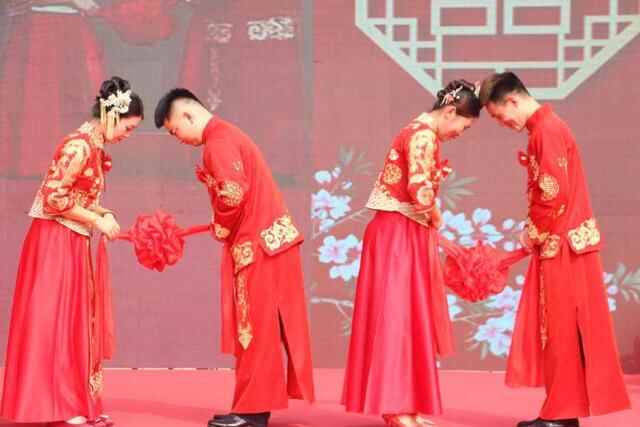 “湖畔情 缘定锦秋”博兴县移风易俗集体婚礼成功举办
