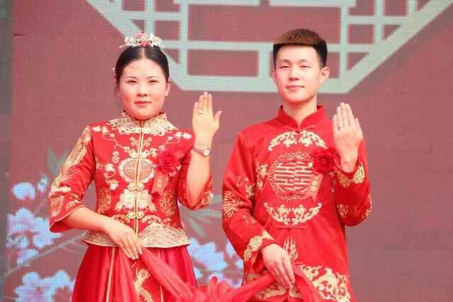“湖畔情 缘定锦秋”博兴县移风易俗集体婚礼成功举办