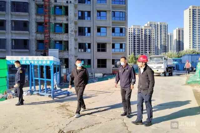 喜迎二十大丨滨城区市东街道开展建筑工地大气污染防治专项巡查