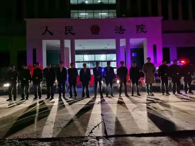 凌晨！滨州多人家中被抓