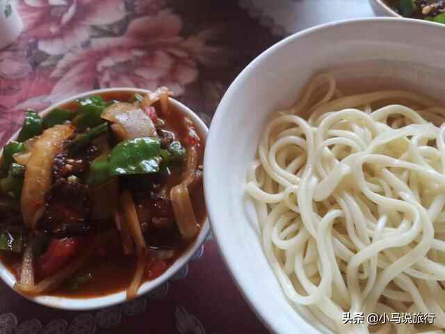 走过新疆5个旅行地，发现这5种美食最值得打卡，极具新疆地道风味