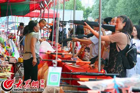 博兴：大众网首届美食节开始啦 现场火爆吃货嗨翻天
